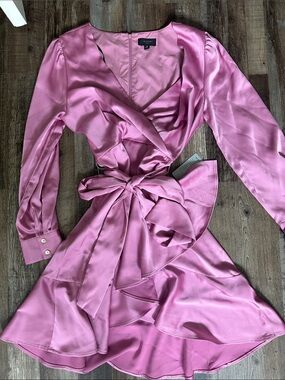NWT Tahari Rose Pink Satin Wrap Dress with Tie Waist Size 8
